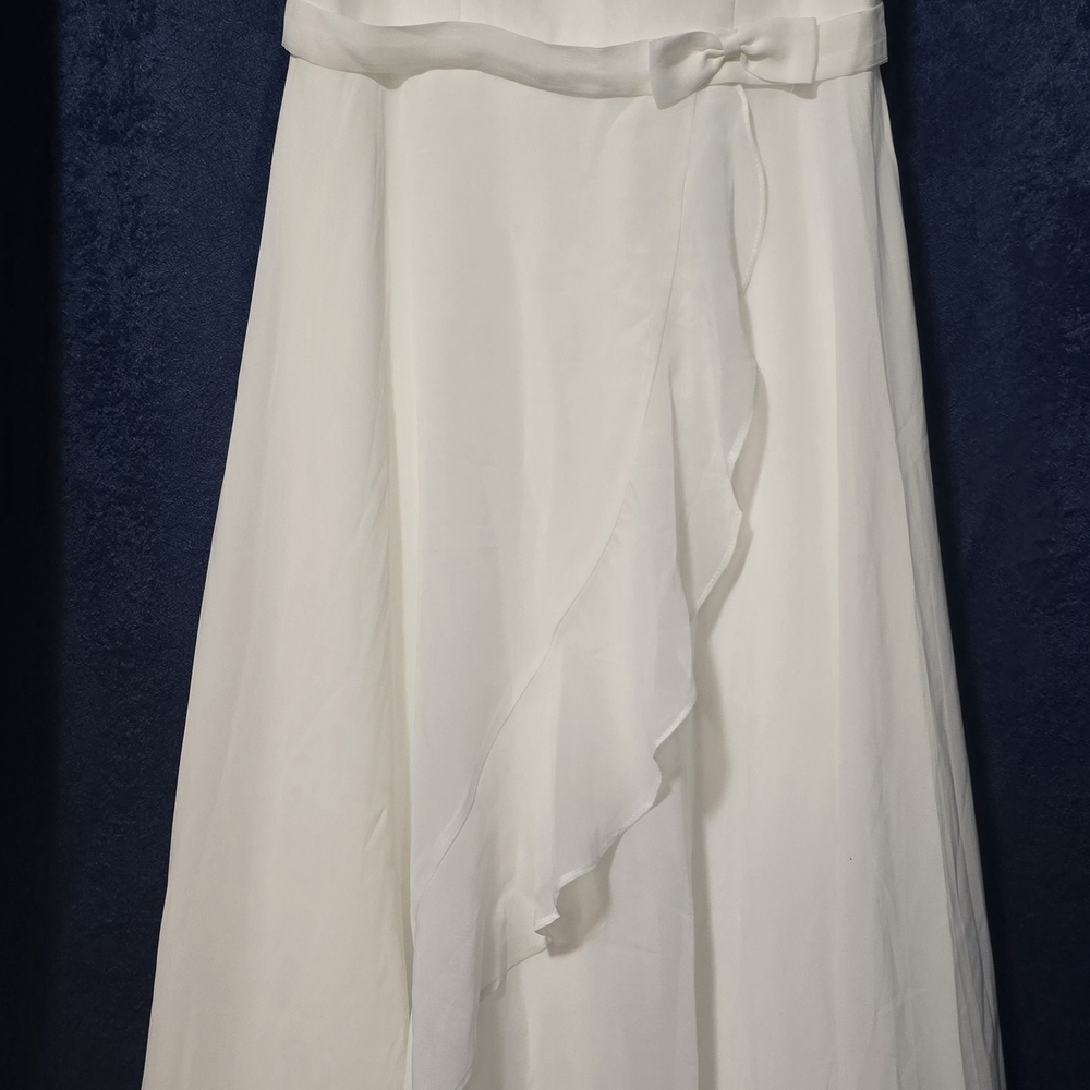 JJs House Ivory Long Wedding Dress 100 % Polyester. Size 16. Bust 34" Waist 32" - Picture 1 of 9
